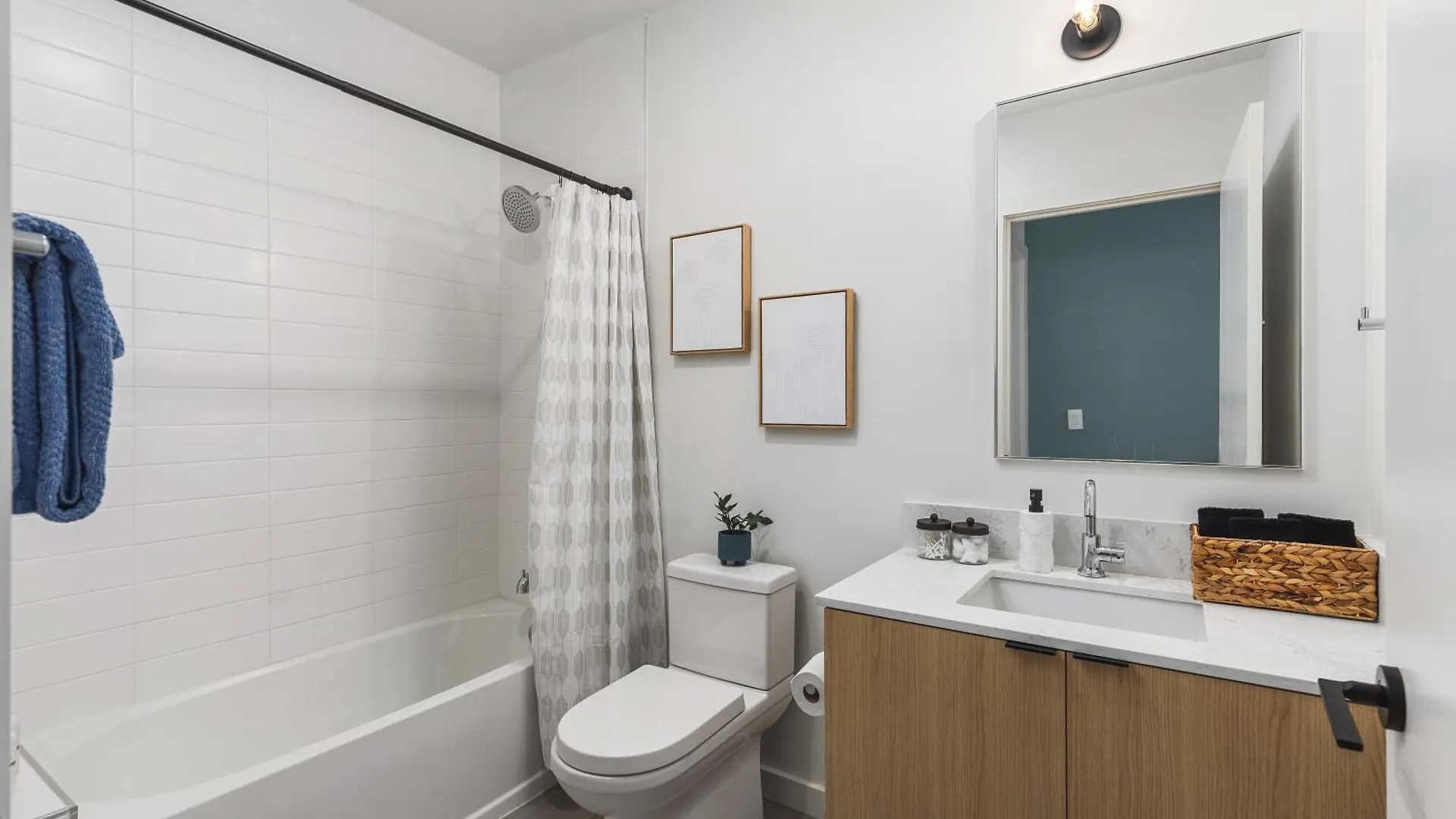 Luxury In The Gulch With Patio Pool Walk To Broadway Apartment Nashville