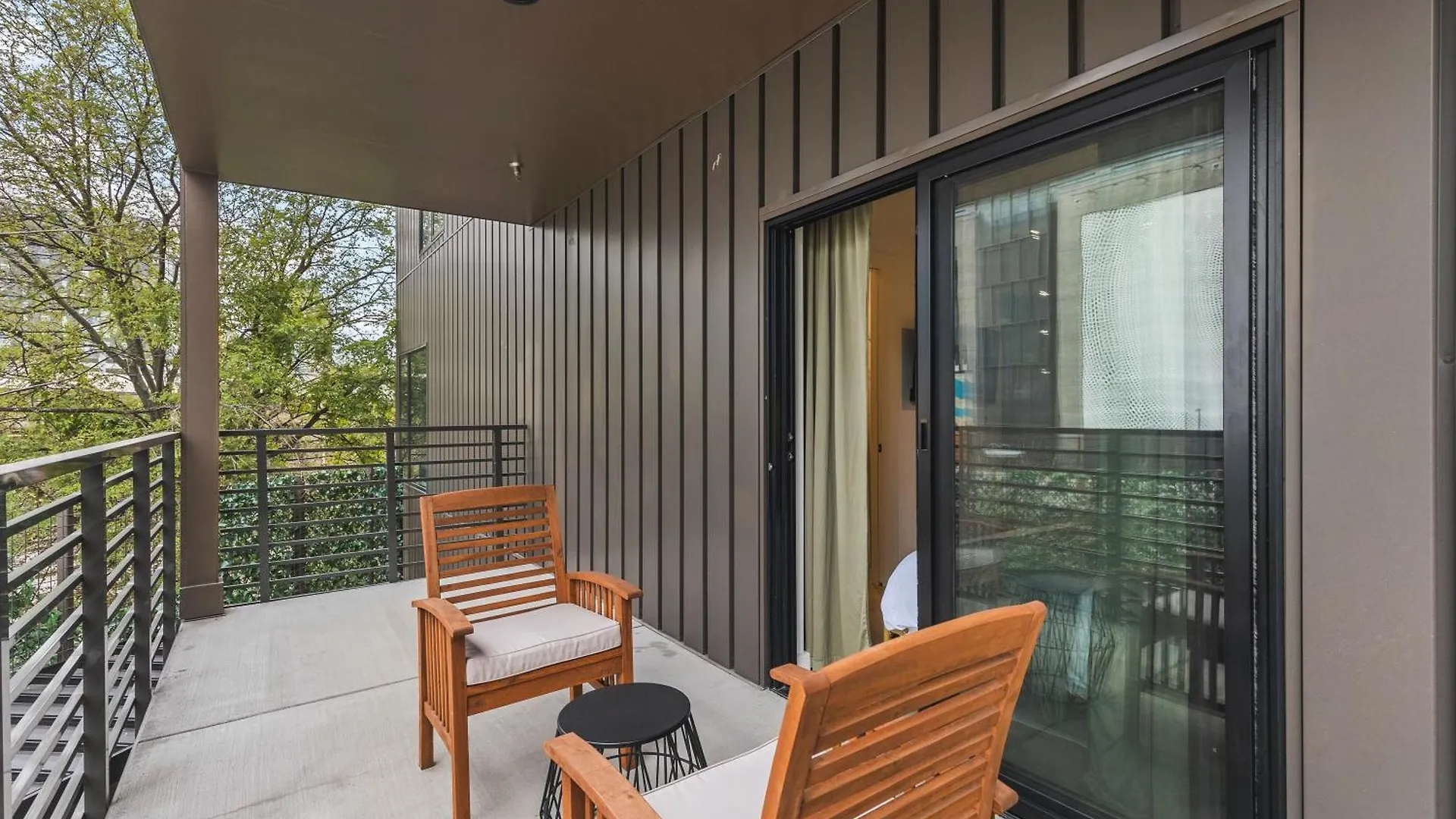 Luxury In The Gulch With Patio Pool Walk To Broadway Apartment Nashville