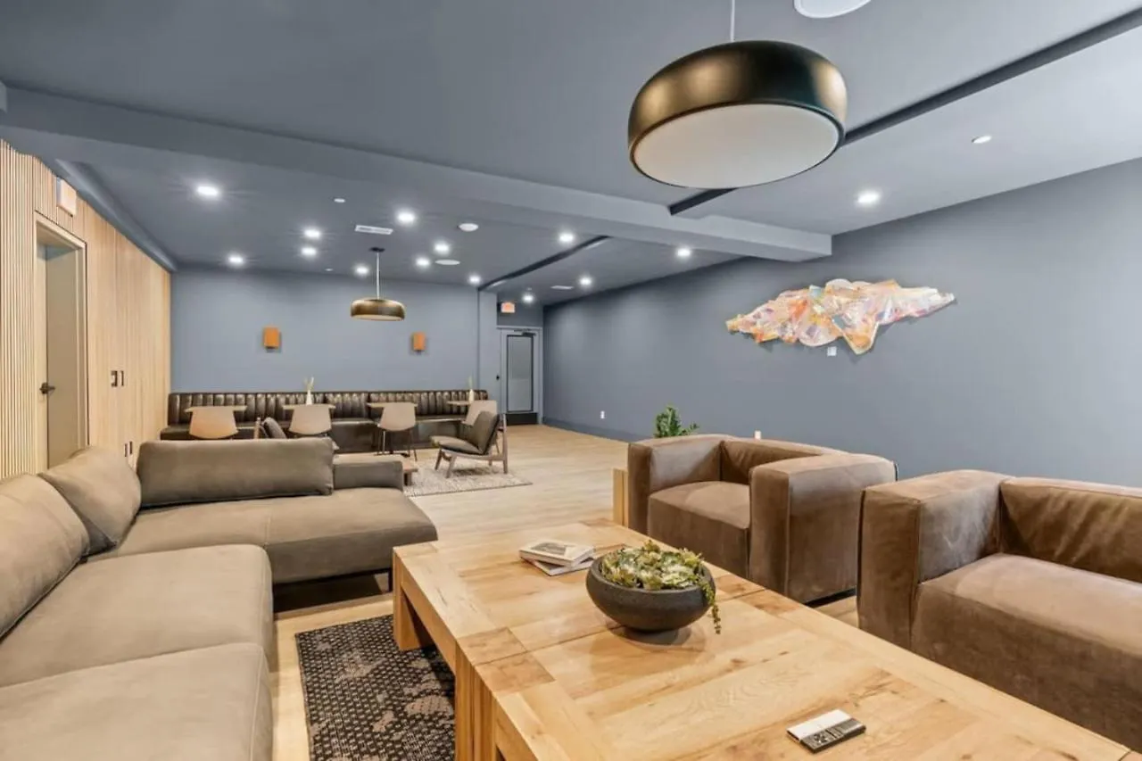 Luxury In The Gulch With Patio Pool Walk To Broadway Apartment Nashville 0*,