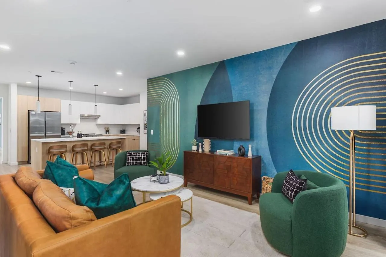 Luxury In The Gulch With Patio Pool Walk To Broadway Apartment Nashville United States