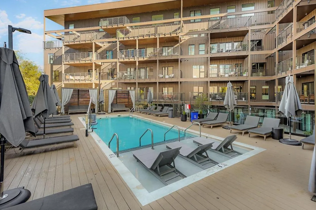Luxury In The Gulch With Patio Pool Walk To Broadway Apartment Nashville United States