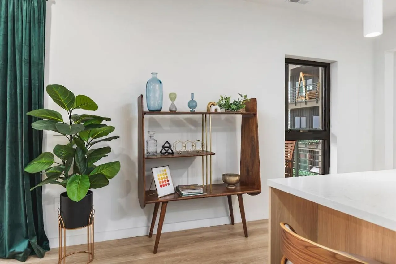 Luxury In The Gulch With Patio Pool Walk To Broadway Apartment Nashville United States