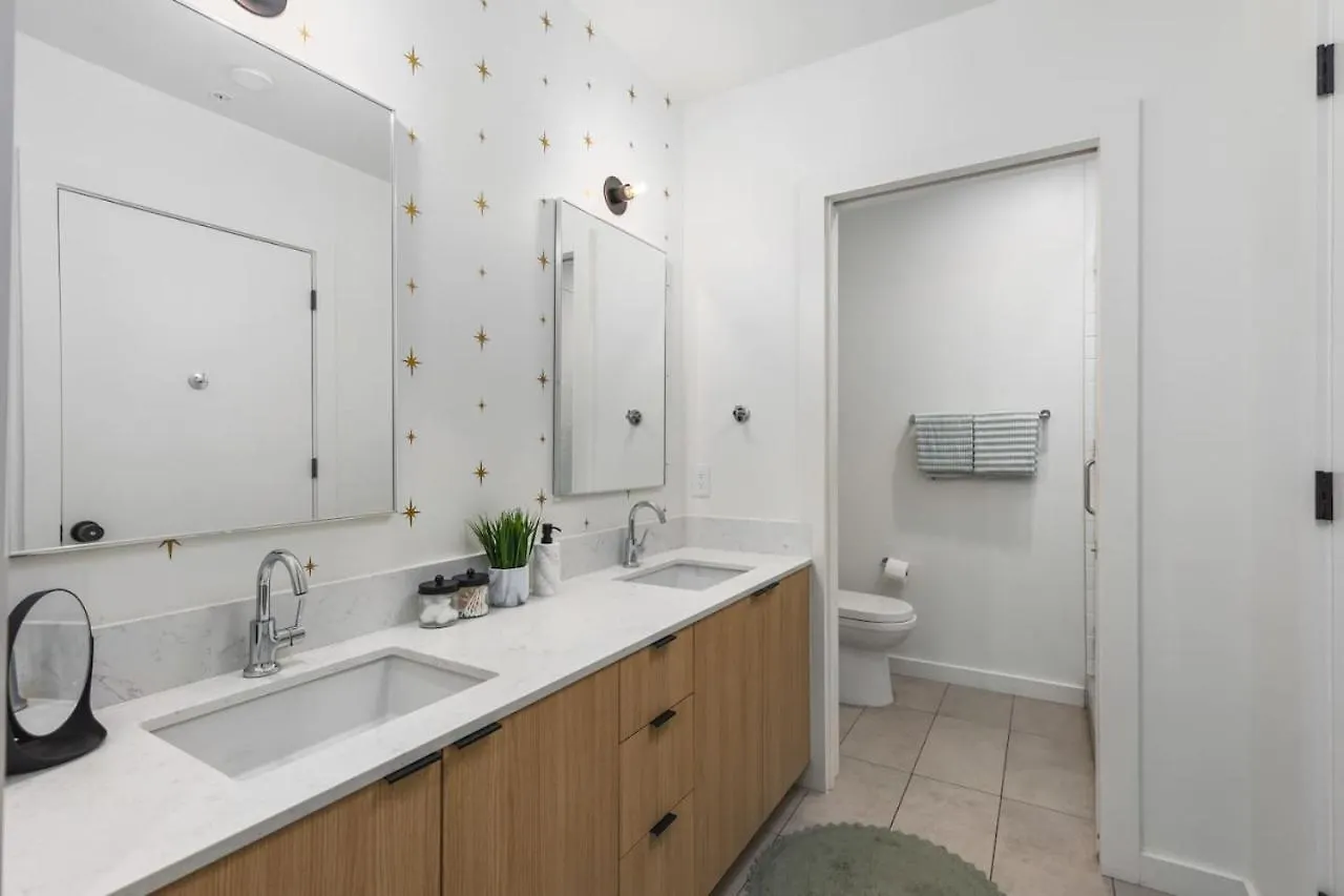 Luxury In The Gulch With Patio Pool Walk To Broadway Apartment Nashville